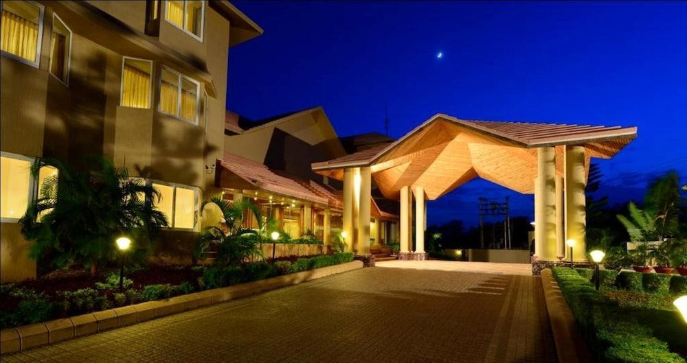 The Chariot Resort & Spa Puri Exterior foto